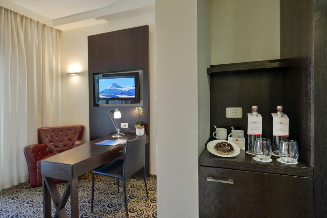 Hod Hasharon Luxury Apartment Herzliya Экстерьер фото